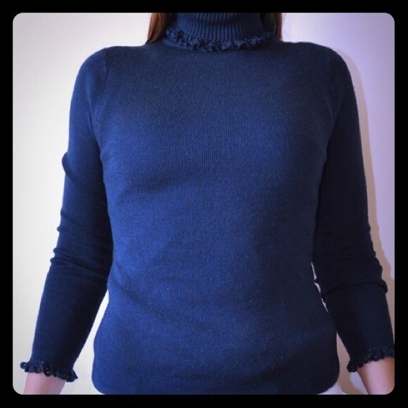 Dark Green Thin Sweater - Picture 8 of 9